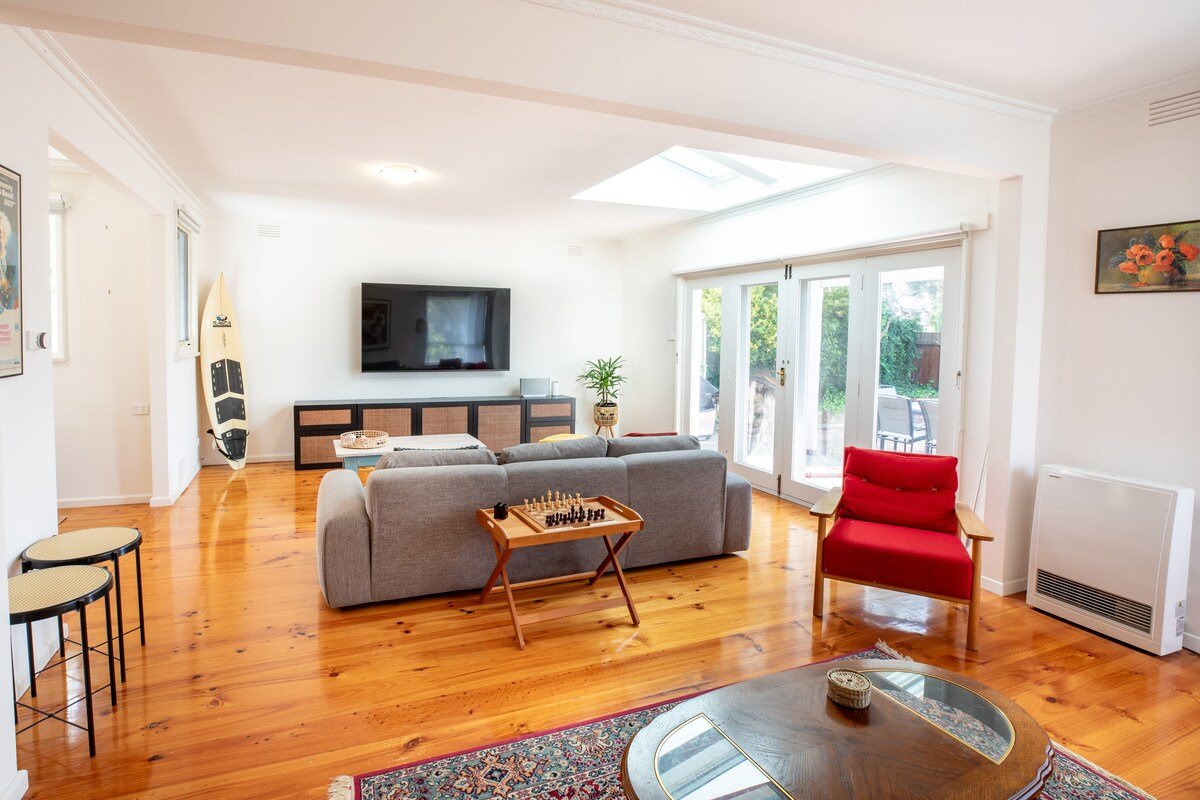 Aurora gallery image 3