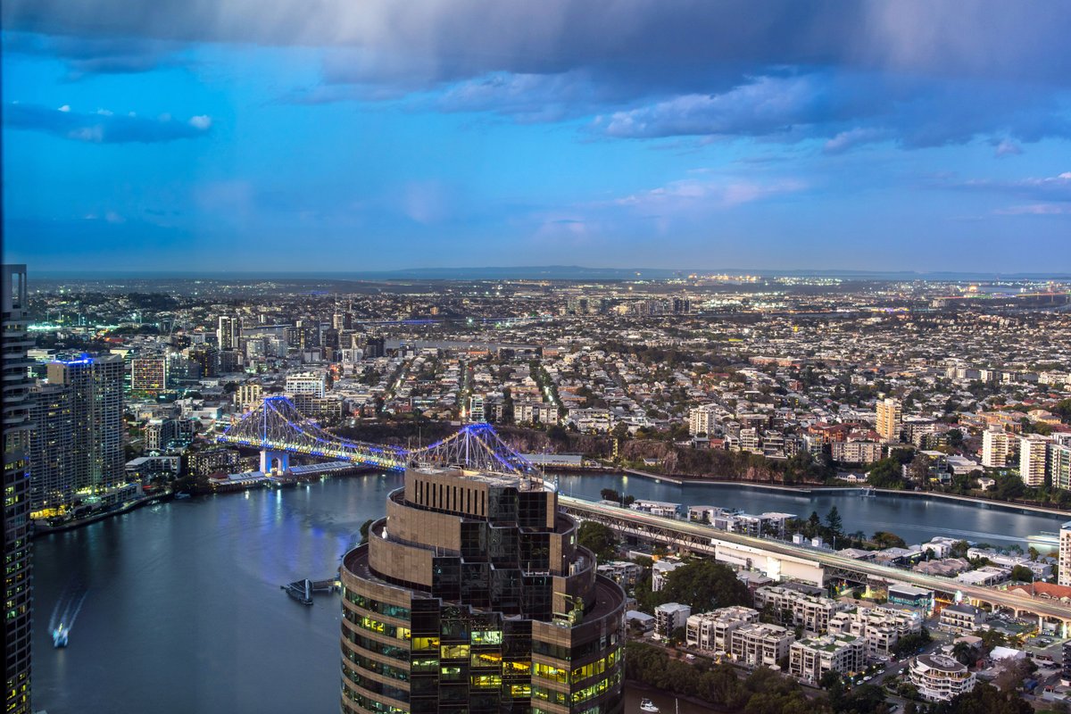 SkyHigh Style ~ 2Bed/2Bath/1Car/VIEWS! ~ CBD