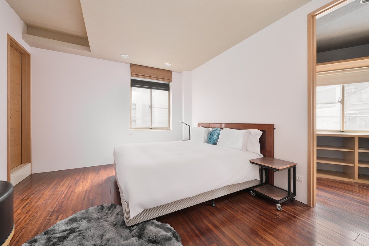 MRT Zongshan/8ppl~4b2b /night market/Taipei Main gallery image 4