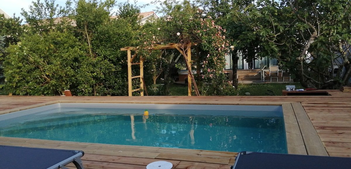 Havre de paix: Piscine & Jardin clos gallery image 3