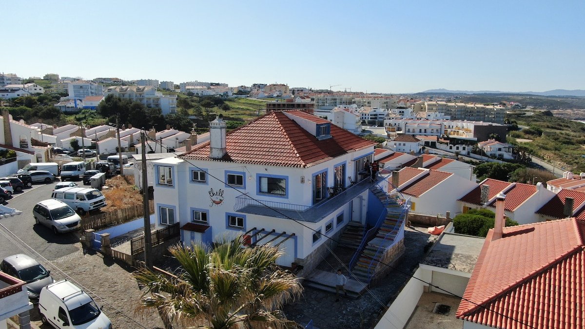 Chill In Surfhouse (20 beds) gallery image 2