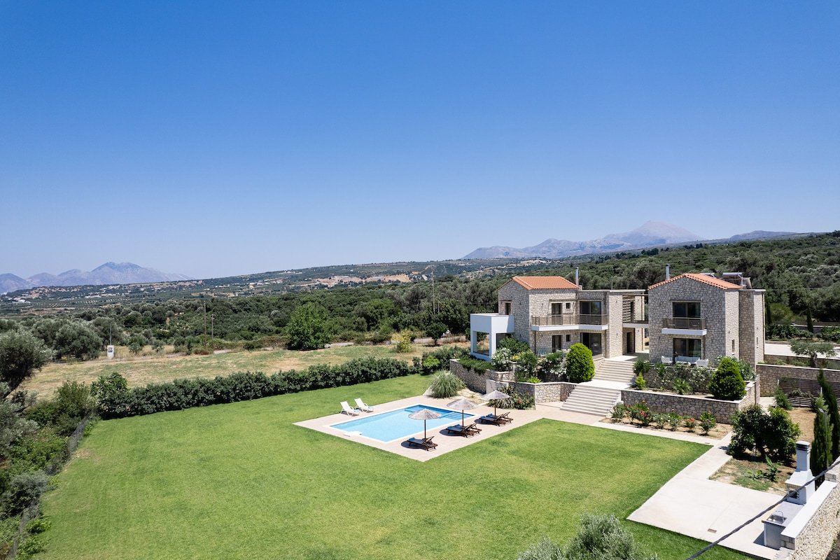 Villa Litinas -A 2,500sqm Escape Amid Olive Groves gallery image 3