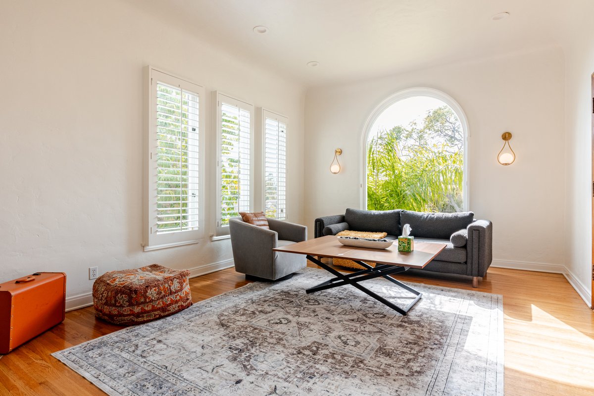 Spacious Cozy Stay with Beautiful Zen Garden