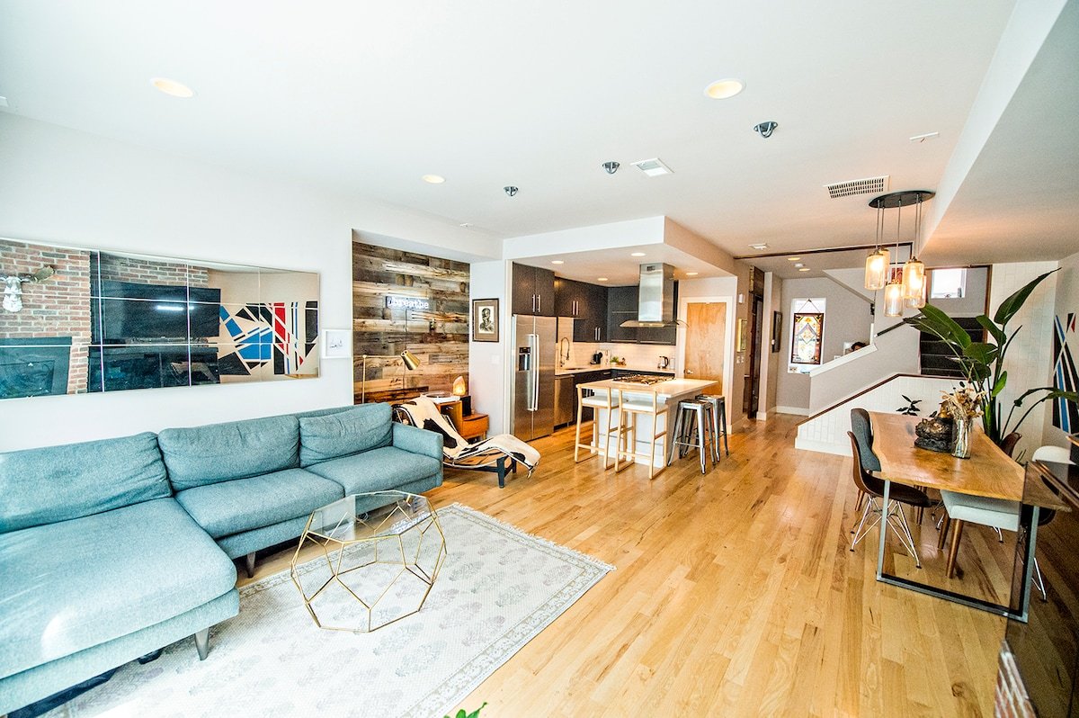 Modern 3-Story Sanctuary w/ Private roof Oasis gallery image 5