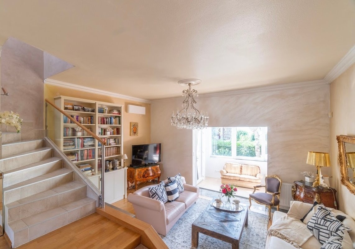 Stilvolle Villa mit Garten & privatem Parkplatz gallery image 5