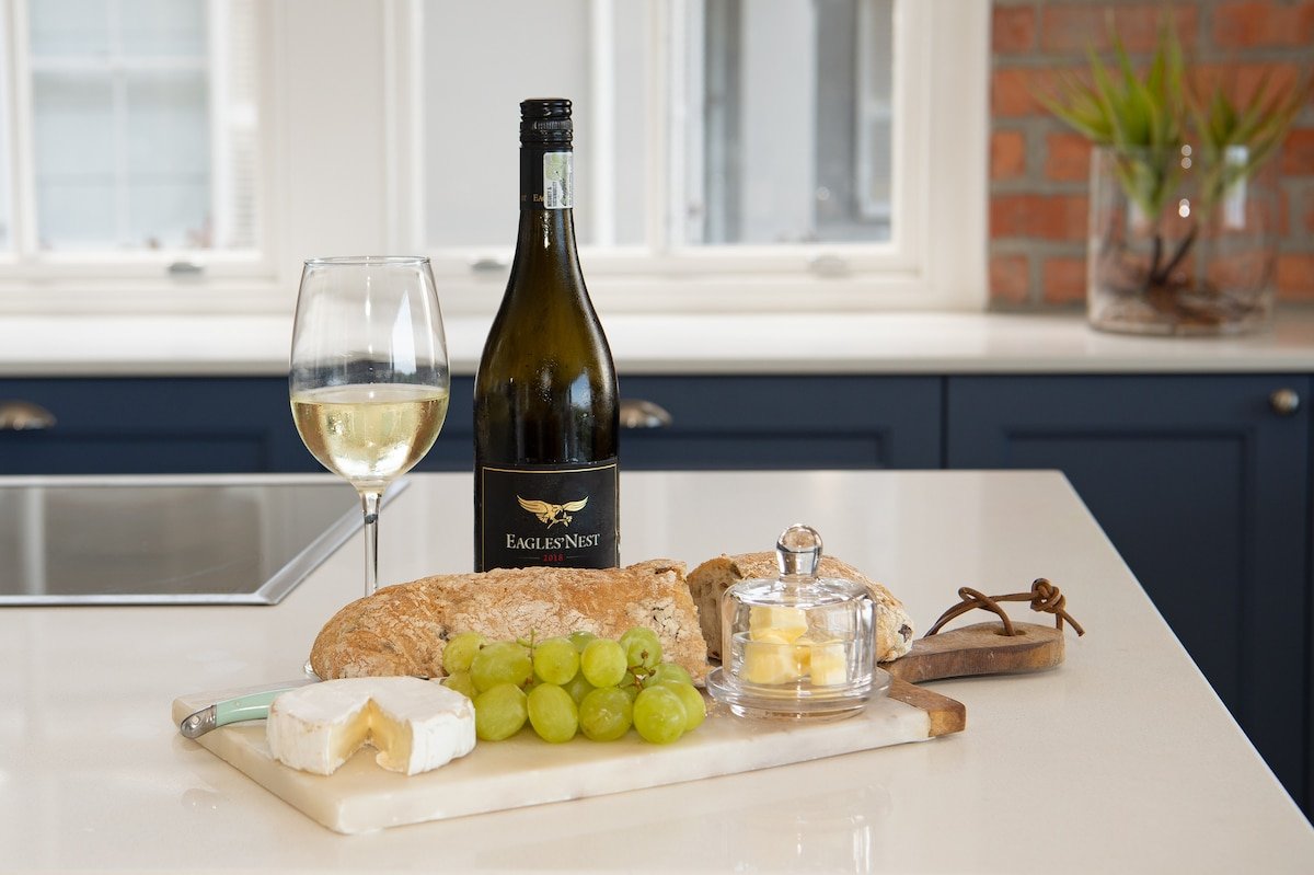 Luxury Villa in the Constantia winelands gallery image 5