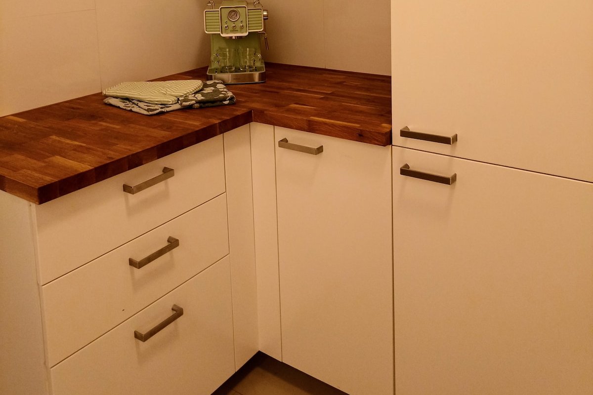 9BRs & private garden near Central Train Station gallery image 5