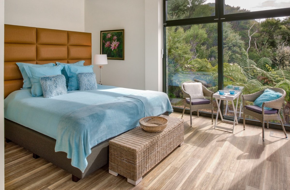 2 x Luxe Mountain Villas. Hottub View of Whangaroa gallery image 3