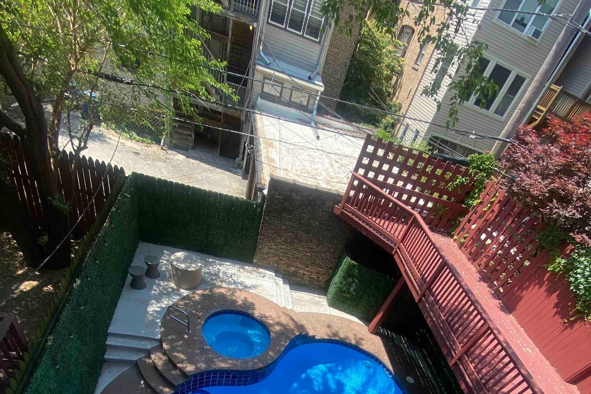 Luxury Loft with Private Pool and Movie Theater gallery image 3