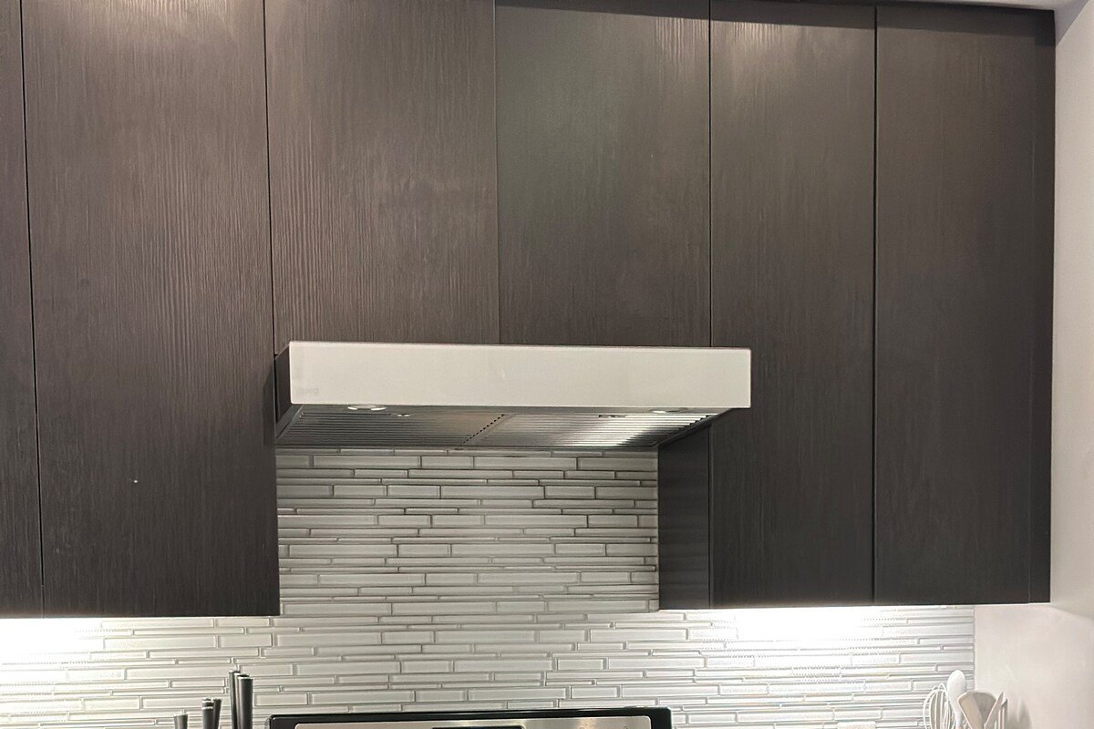 Modern 4BED Home in Kanata gallery image 3