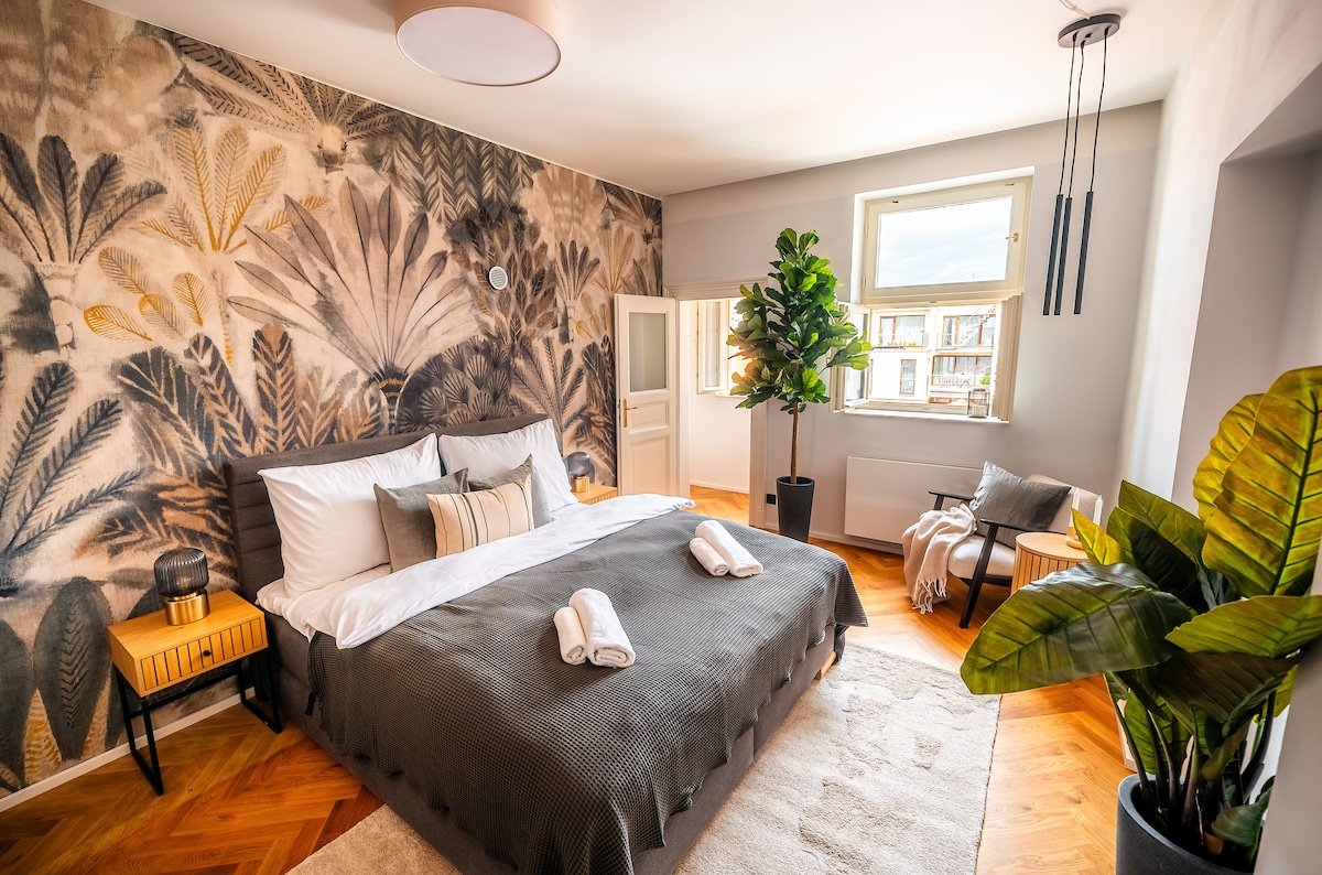 3BR+2.5Bath Heaven of Harmony #2 Theater V!EW gallery image 3