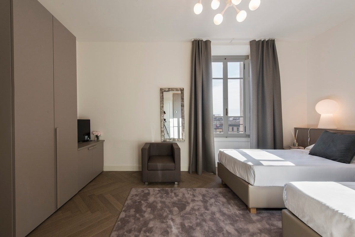 !NEW-Duomo Contemporary, steps from the Duomo! gallery image 5