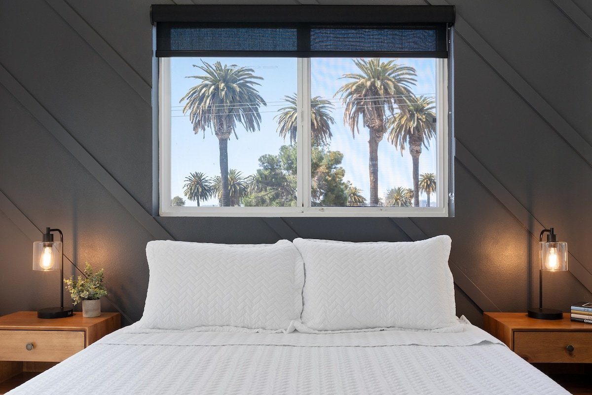 Spacious 9BR Mid City Near USC gallery image 3