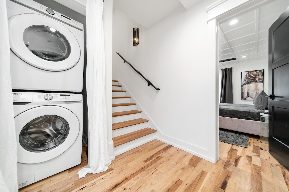 City Hideaway with Stunning Rooftop Escape #3 gallery image 4