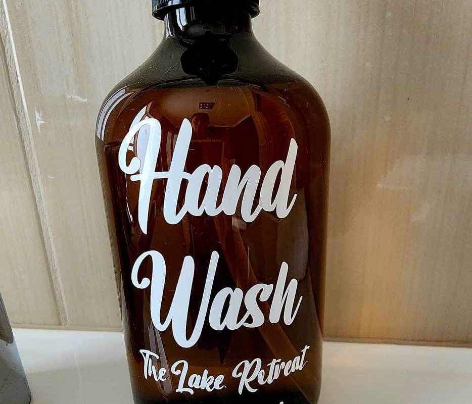 The Lake Retreat – 5 Beds, 2 Bathrooms gallery image 5