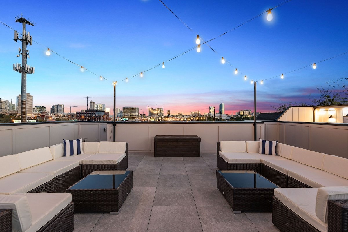 Soak Up the Skyline Views! ✦ Downtown ✦ Sleeps 24! gallery image 5