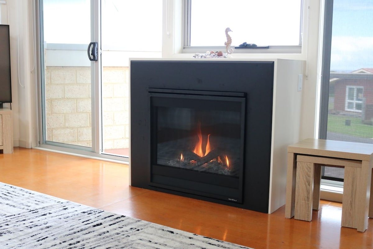 Southern Waves gallery image 5