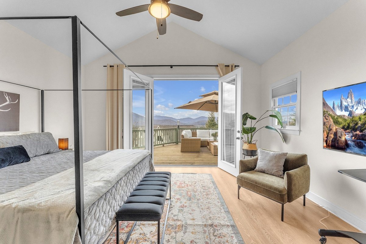 Asheville 7/4 Mansion, Views, Pool, Spa, Gameroom gallery image 4