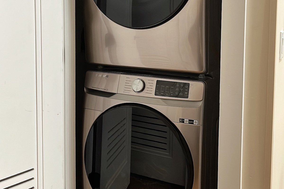 5 Master room with 5 private bathroom close NYcity gallery image 3