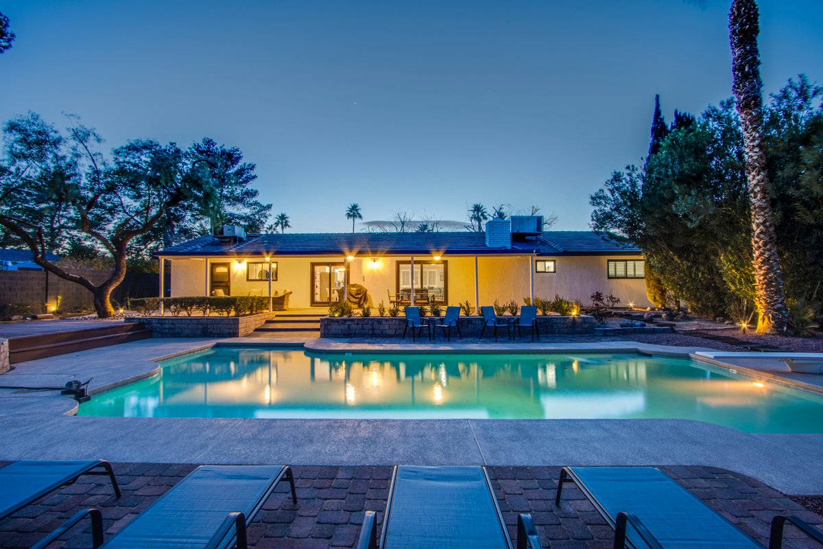Luxury 4BR Home & Pool 9 Min from Las Vegas Strip