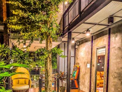 曼谷泳池别墅，4卧5卫，可住10人，近MRT，独栋