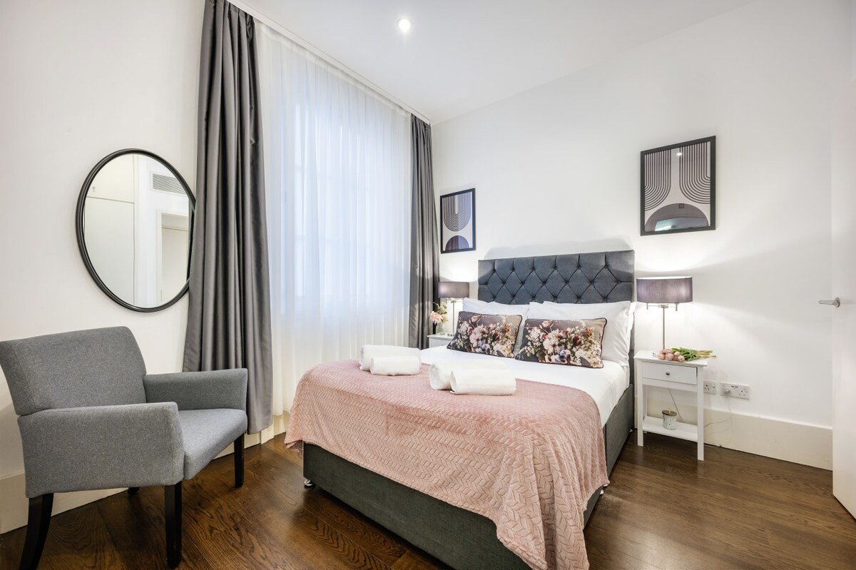 Mayfair’s Finest: Modern 2 bedroom apartment! gallery image 5