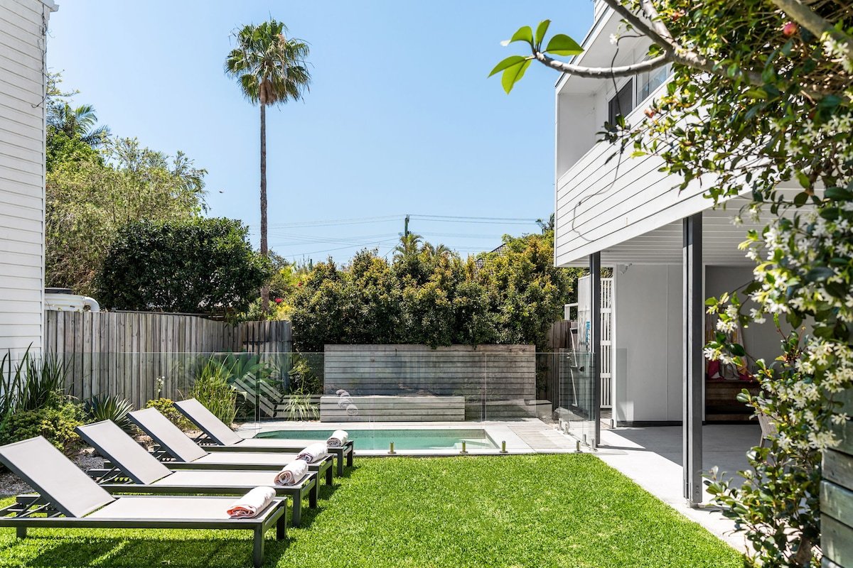 Lomani 10 – Luxury Family Home Pet Friendly gallery image 5