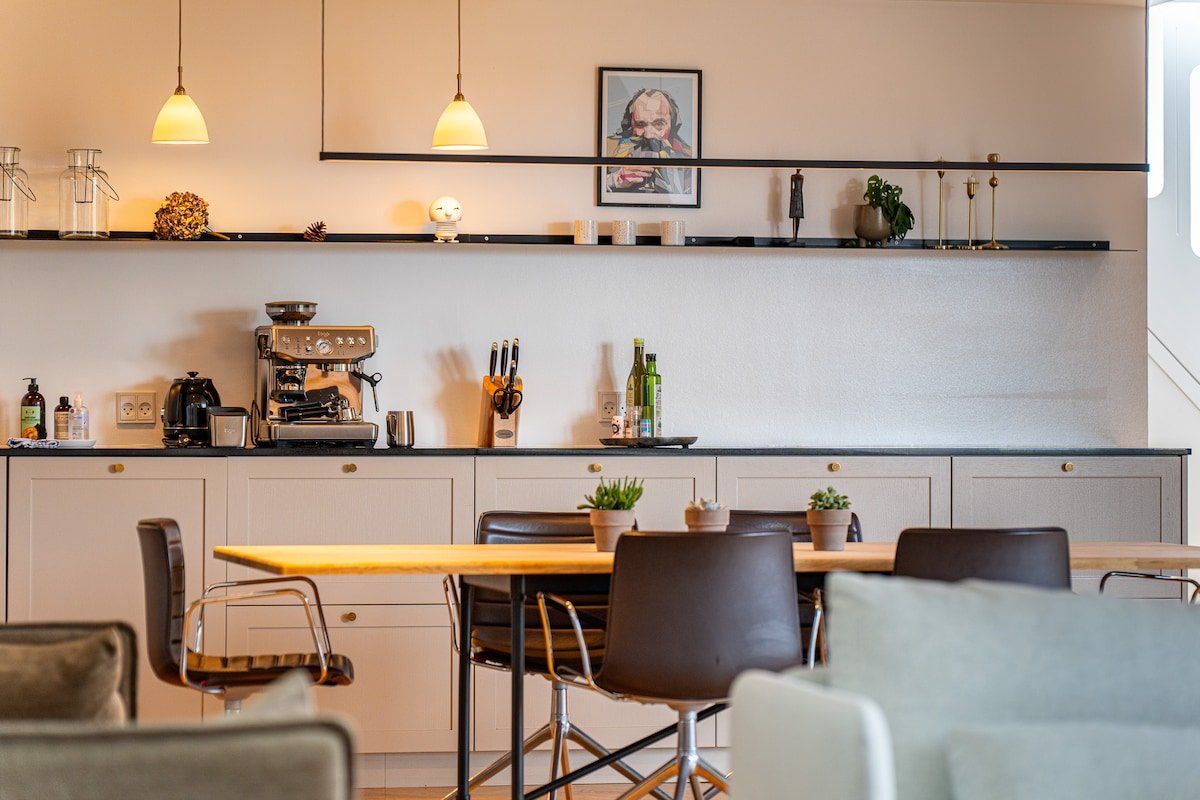 Heart of the city Penthouse with rooftop terrace gallery image 2