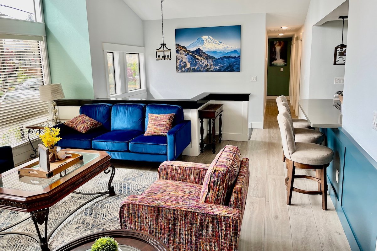 Beautiful relaxing home 4BR/3BA-AC-near Light Rail gallery image 3