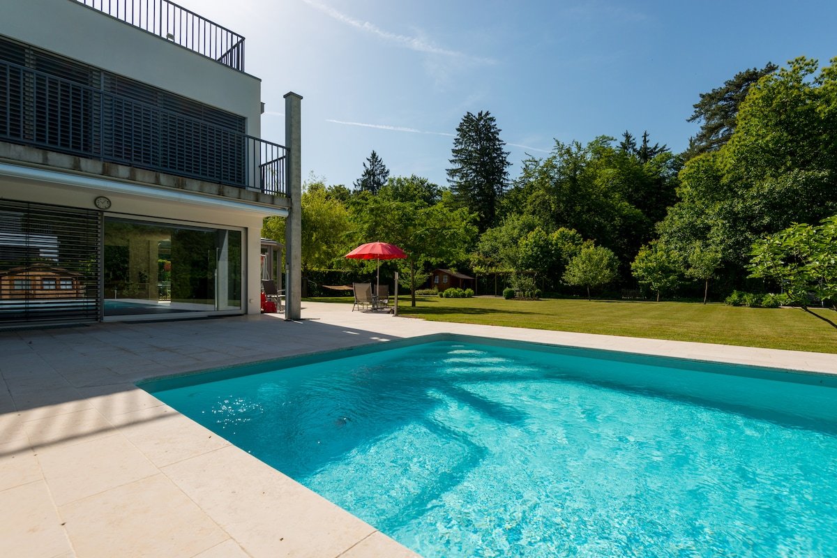 Magnificent villa in Geneva gallery image 3