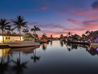 Gorgeous Sunsets! Managed by BNR Vacation Rentals