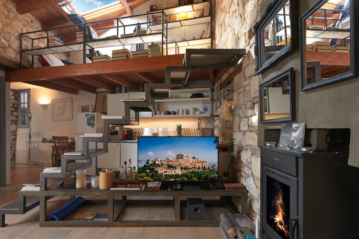 Live in the Acropolis’ Shadow-now w/ super Terrace gallery image 5