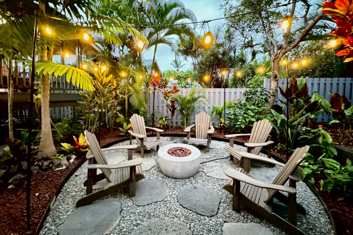 Hawaiian Living Oasis