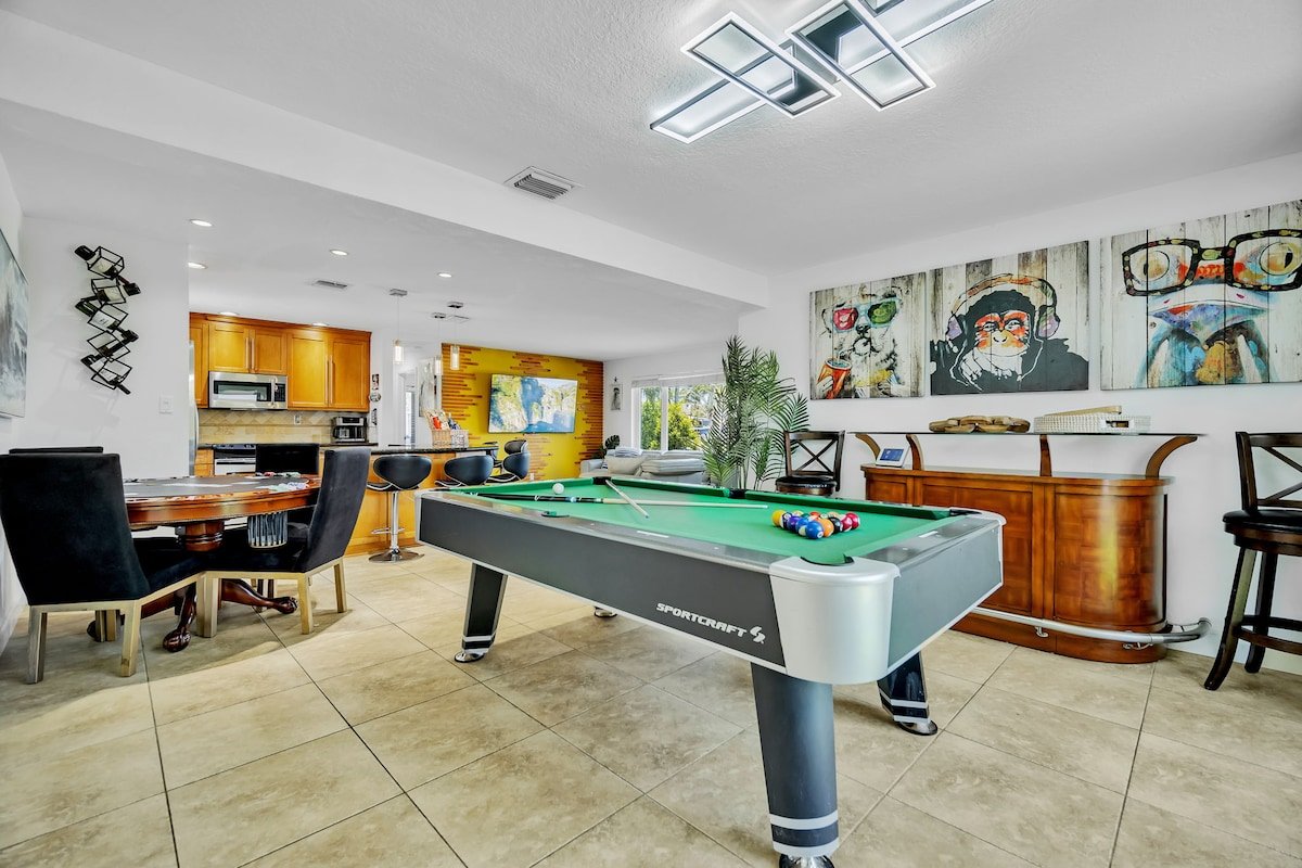 Waterfront: Heated Pool, Spa, wet bar & Boat Rides gallery image 4