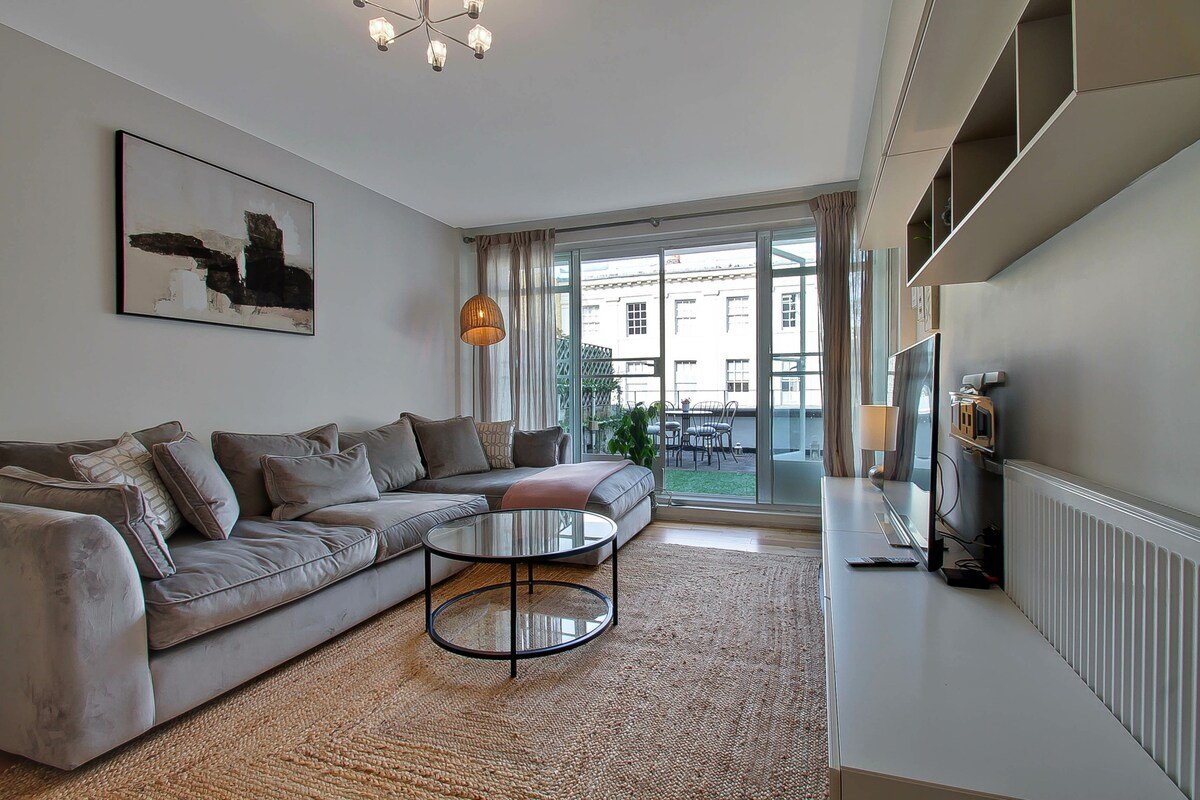 Fantastic Central Chelsea 3 Bed with Roof Terrace gallery image 5