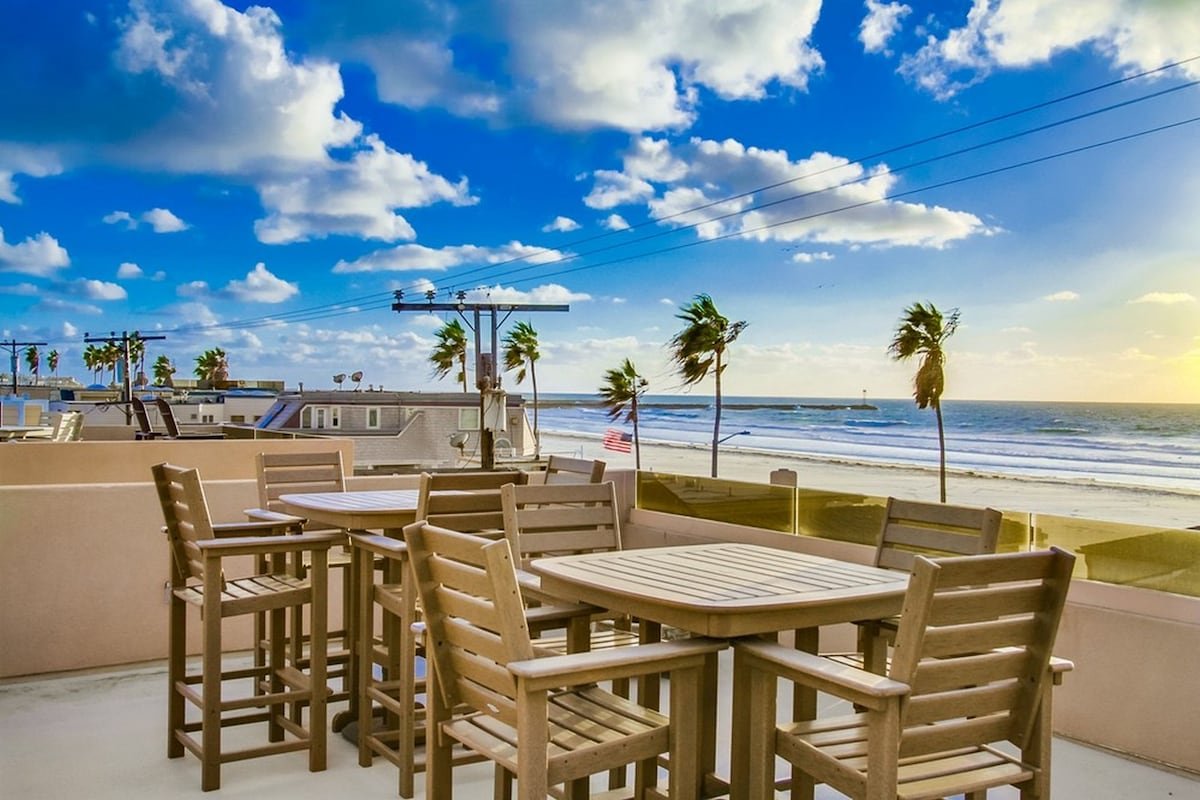 Surf & Sand | 3BR Mission Beach Steps to Shore gallery image 3