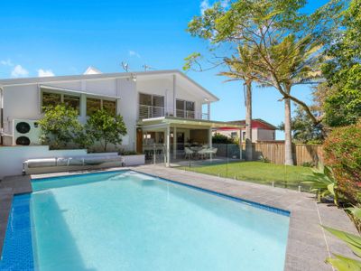 Laze @ Lighthouse – family home with pool