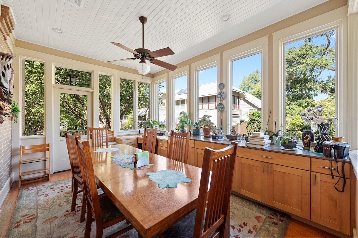 Majestic Hyde Park Historic Home gallery image 4