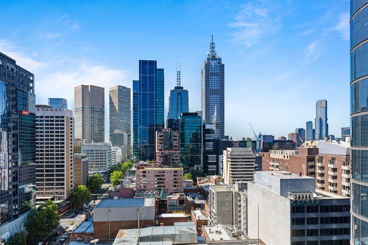 3 Bedroom, 4 Queen Bed, CBD Gem! gallery image 4