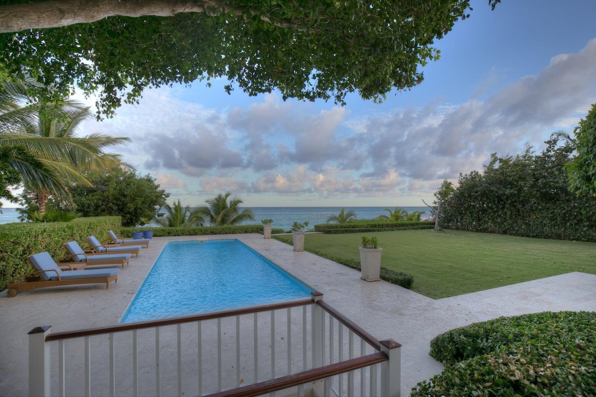 Marina 4 Oceanfront Villa gallery image 5