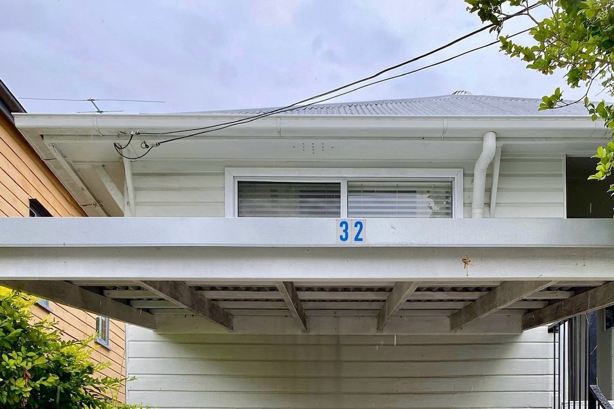 Fab 4 bedroom clean & comfy – owner operated gallery image 3