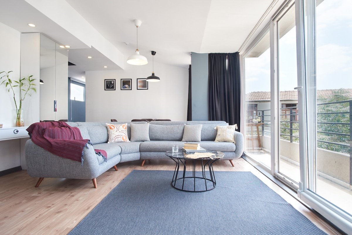 Modern Spacious 2Br 8ppl 360° Amazing View Terrace gallery image 2