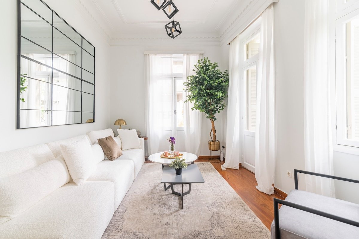 Architect’s Acropolis Townhouse Oasis gallery image 4