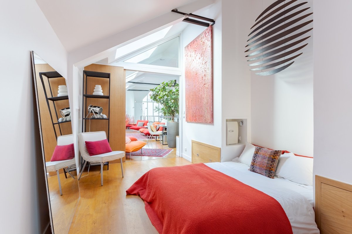 Unique Loft: Eiffel Architecture, Central Paris gallery image 4