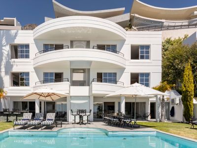 Luxury 7bedr Villa Solar power, Pool, grand patio