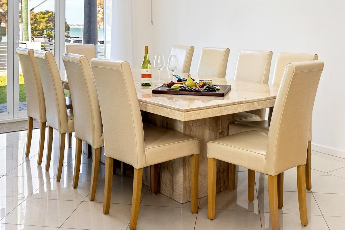 Beachfront Family Favourite with Pool, A/C & Views gallery image 5