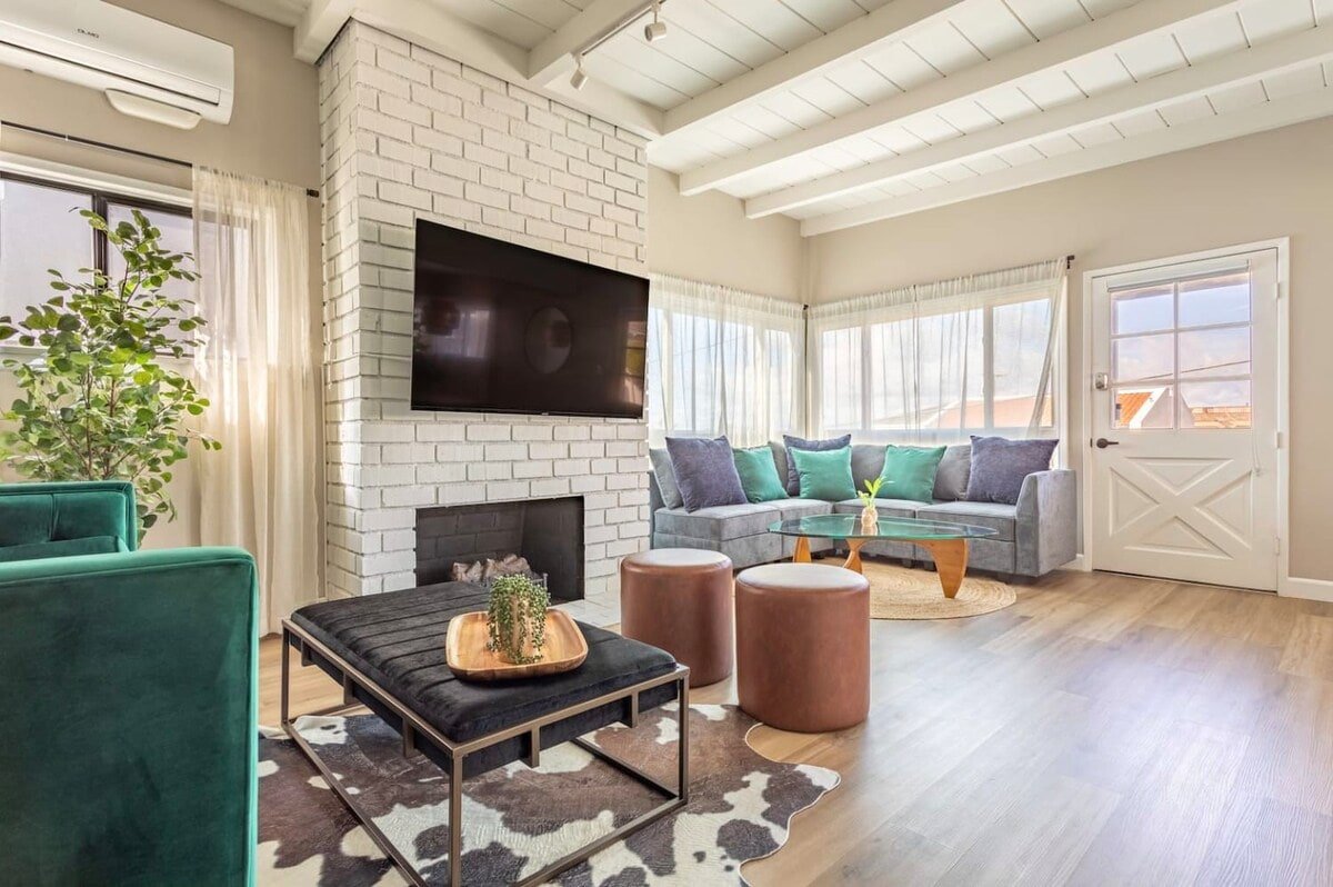 Designer Home | Ocean View | Near Beach | Parking gallery image 2