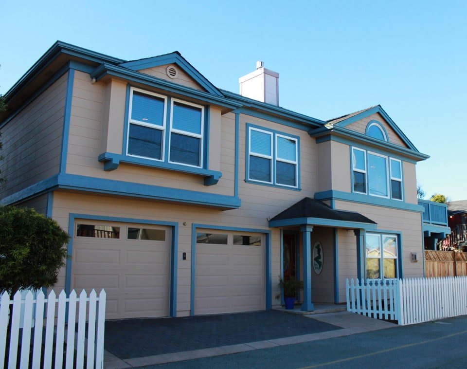 Mermaid Beach House, Walk to Beach / Aquarium! gallery image 2