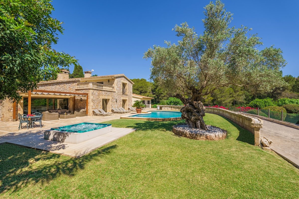 Villa Casa del Pinaret with private swimming pool. gallery image 3