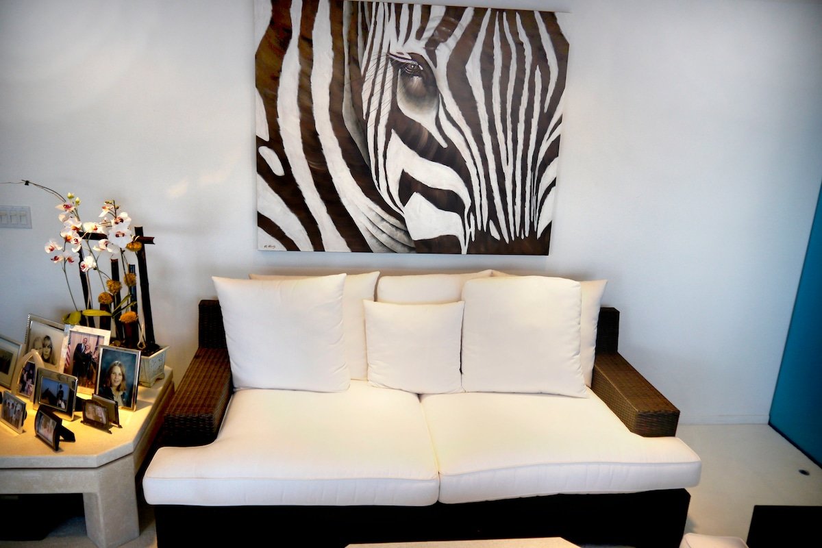 Malibu Oceanfront Luxury 2 Bedroom Penthouse. gallery image 4